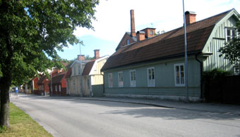Bevarad fristadsbebyggelse vid Nygatan. Foto: Mats Ohlin, aug 2009.