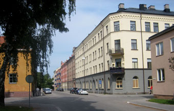 Ett stycke stenstadsbebyggelse av normala storstadsmått vid västra Stensborgsgatan. Foto: Mats Ohlin, aug 2009.